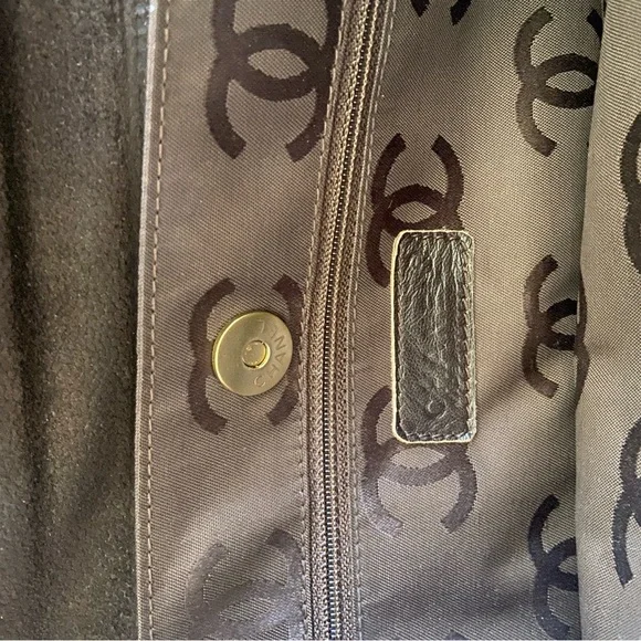 RARE~Chanel Suede Calfskin Antique Gold Metal Brown Shoulder Bag - Picture 8 of 10